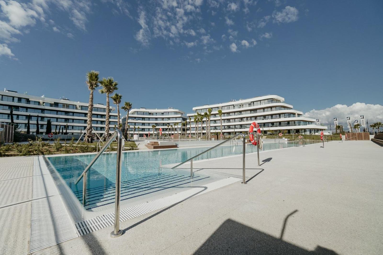 Vivi Homes - Choco Pool, Gym, Terrace & Apartamento