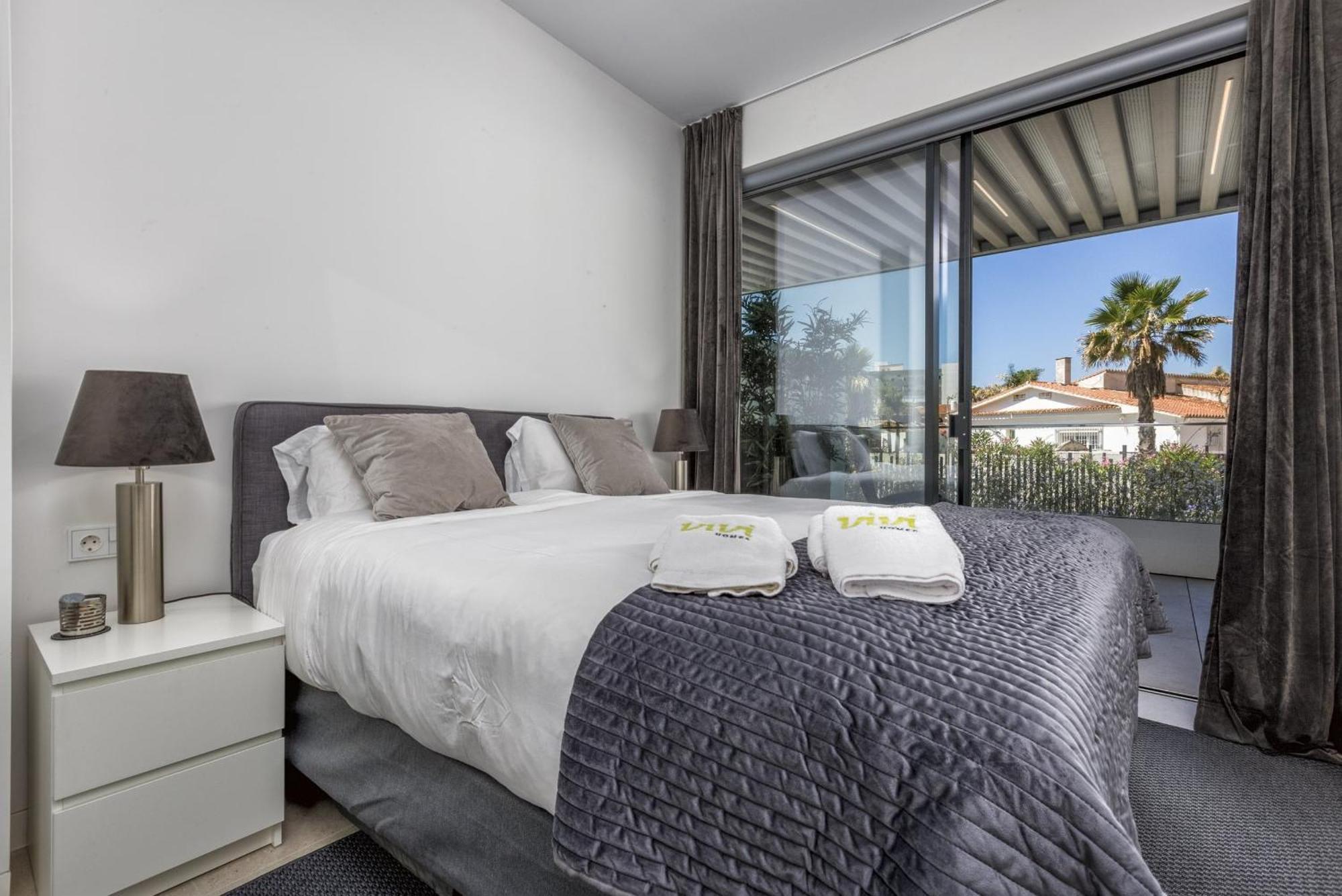 Vivi Homes - Choco Pool, Gym, Terrace & Apartamento